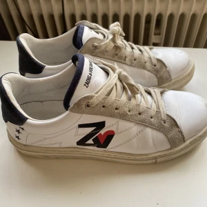 Zadig & Voltaire sneaker - Säljer mina Zadig sneakers i mycket bra skick endast använda ett fåtal gånger.