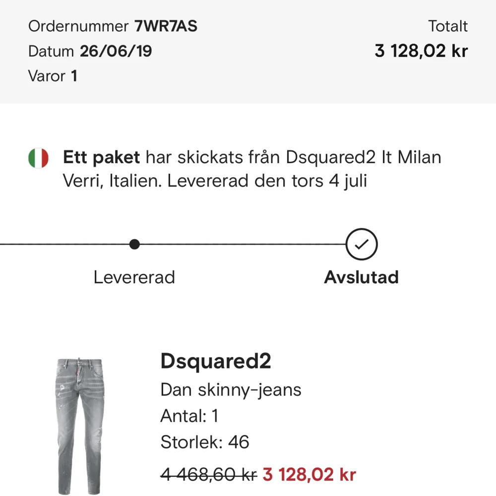 Äkta och köpta på farfetch för 3128kr. Skick 8/10 (använda endast fåtal gånger) Pris kan diskuteras. Passar 170cm-180cm . Jeans & Byxor.