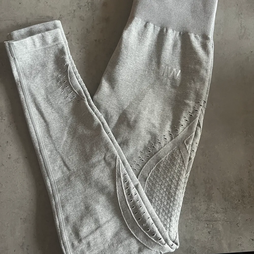 Icaniwill tights i storlek XS. Bra skick. Frakt i postnord blå påse, 45 kr. Farkut & Housut.