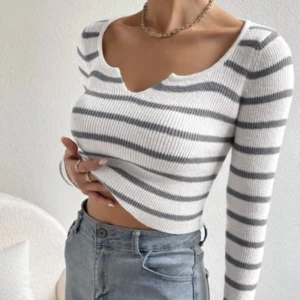 randig tröja  - från shein 