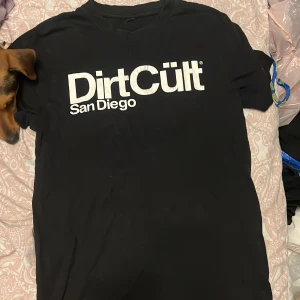 Dirtcült t-shirt - Den här säljer jag för jag inte använder den längre. 