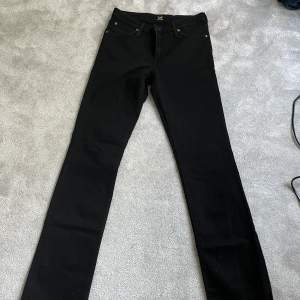 Snygga Lee jeans i en rak modell, storlek 28/33
