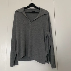 Tröja - Köparen står för frakt 