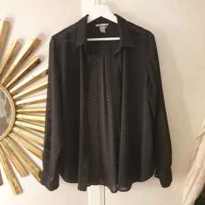 Skjorta  - oanvänd skjorta från H&M 