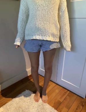 Rutiga shorts zara - Super söta rutiga shorts från Zara i storlek 34! (Lånade bilder) 