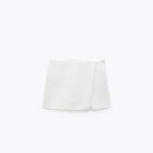 Vit kjol från zara. Oanvänd lapparna kvar💗329 originalpris ❤️