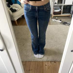Jätte snygga bootcut jeans från Gina.  Bra skick💋💓