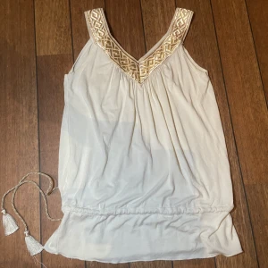 Så fint y2k-linne - Säljes pga för litet för mig