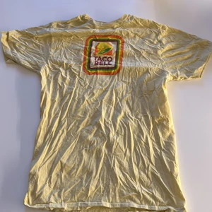 Taco Bell t shirt  - Nu säljer jag en Taco Bell t shirt i bra skick 