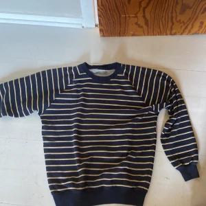 Randig tröja  - Riktigt skön och fet färg. Storlek S