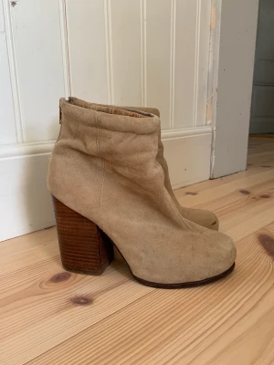 Boots Jeffrey Campbell  - Se bilder! Köparen står för frakten