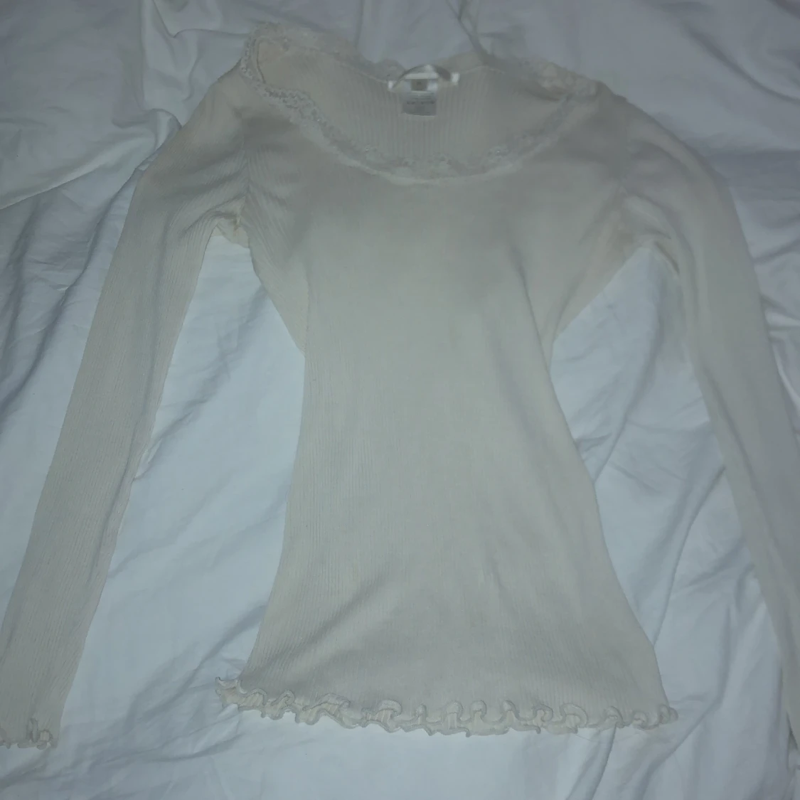 Vit långärmad tröja med spets💓