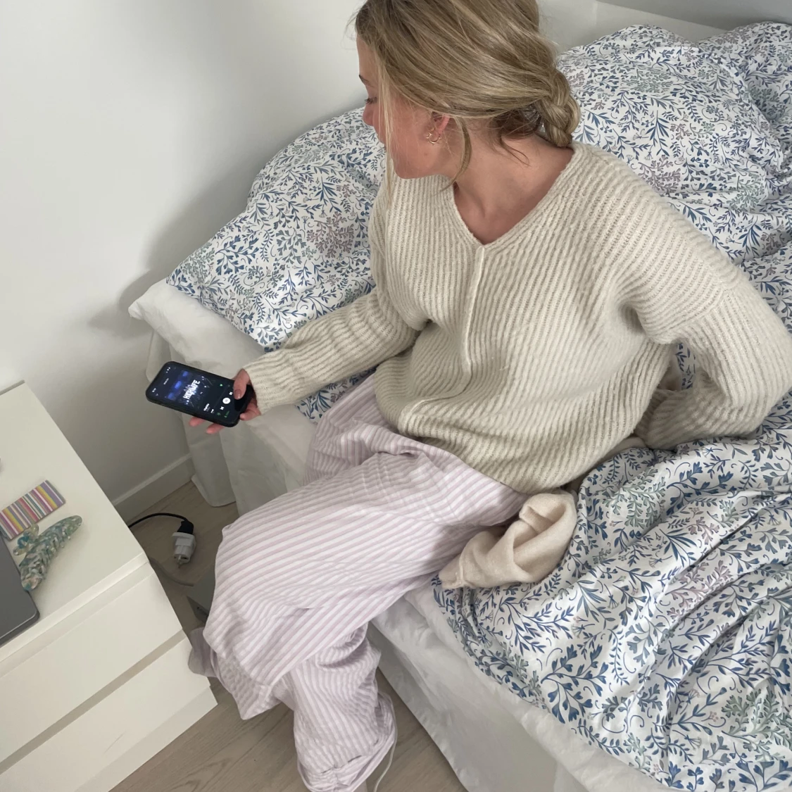 Grunt stickad tröja đ«¶