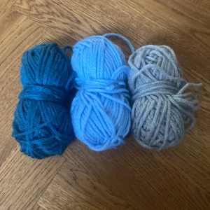 Färgat garn - Tre stycken Garner i olika färger. Vet inte vad jag ska göra med dom.