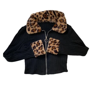 Faux fur kofta - As kattig kofta!! 🕷️🌹🎱 