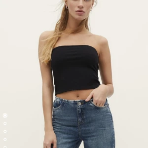 Topp 7 - Supersöt svart topp! Skriv om ni har frågor💗