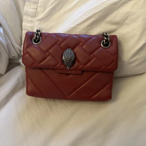 KURT GEIGER - Säljer min fina Kurt eftetsom den inte kommer till användning inga synliga defekter och det är sparsamt använd❤️❤️