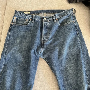Levis Jeans - Använda Köptes för 1200kr