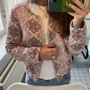 Jacka! - Så snygg Jacka som är så snygg över en klänning tex! Köppte den på en butik i Paris, köppte för 1300 om jag minns rätt❤️