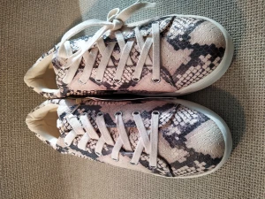 Helt nya Steve Madden Dam sneakers 41  - Helt nya Steve Madden Dam sneakers 41 