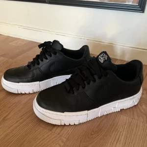NikeAirForce - Nike air force som nya , storlek 38,5