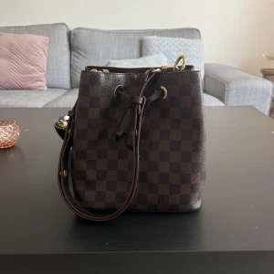 Liten väska - Axelväska, använd några gånger 