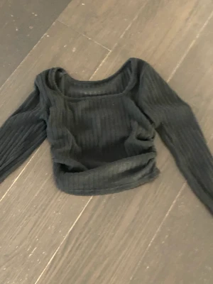 bomulls tröja  - en liten tjockare tröja