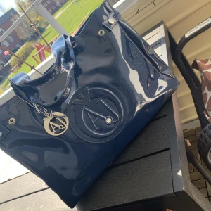 Arman väska  - en väldigt fin Armani-väska