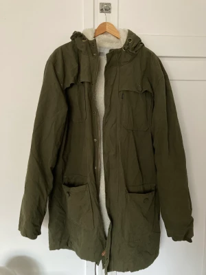 Fishtail Parkas, Wesc, L/XL 2008 - Oanvänd Parkas. Fodret går att ta bort så blir det en vindjacka utav den. 