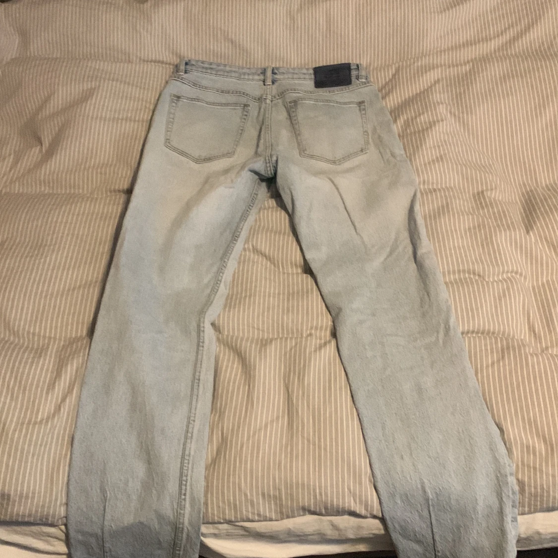 Ljusblåa jeans - 90