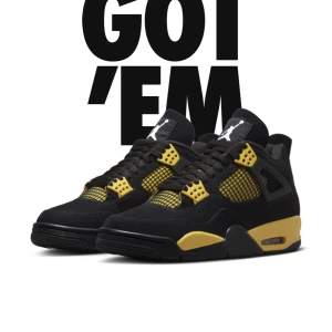 Jordan 4 Thunder  - Jag vann dom på SNKRS appen så äktighetsbevis finns.  Flera bilder finns inte på min instagram. Skriv gärna och fråga ifall ni undrar nått