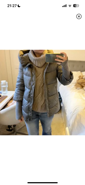 Jacka - Säljer denna fina jacka som passar perfekt nu när det är kallt ute🫶🏼
