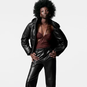 Zara jacka - En så fin jacka från Zara! Säljer den för att jag inte använder den!❤️nypris 700kr