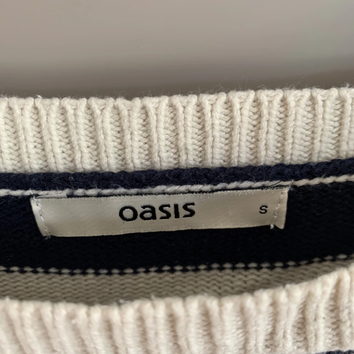 Stickad tröja  - 90