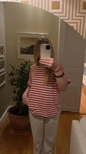 Randig sommar tröja - Jättesöt randig topp! Perfect till sommaren💗aldrig använd!