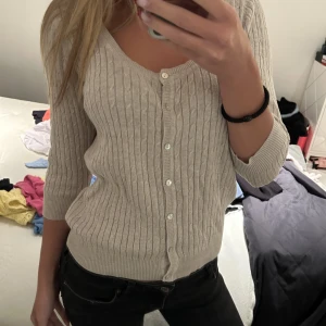 Kofta - Super fin kofta som passar till allt🥰Aldrig använd. 