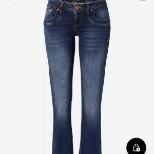 Säljer mina perfekta ltb jeans i modellen valerie, för dom är lite små på mig💗 använda ett fåtal gånger men de är som nya💗