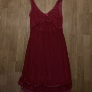 Klänning  - Röd klänning storlek M