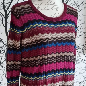 Missoni fin tröja I topp skick stl S rymlig  - Knapp använd, superfint skick  Missoni Stl S men är rymlig , passar även som M tycker jag 