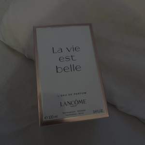 Oöppnad la vie est Belle parfym från Lancome 100 ml köpt på kicks 