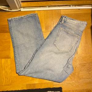 Säljer mina loose fiy jeans då jag inte har användning för dem, toppen skick, skriv vid funderingar!