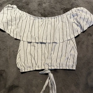 Tröja  - En tröja som är lite använd.  