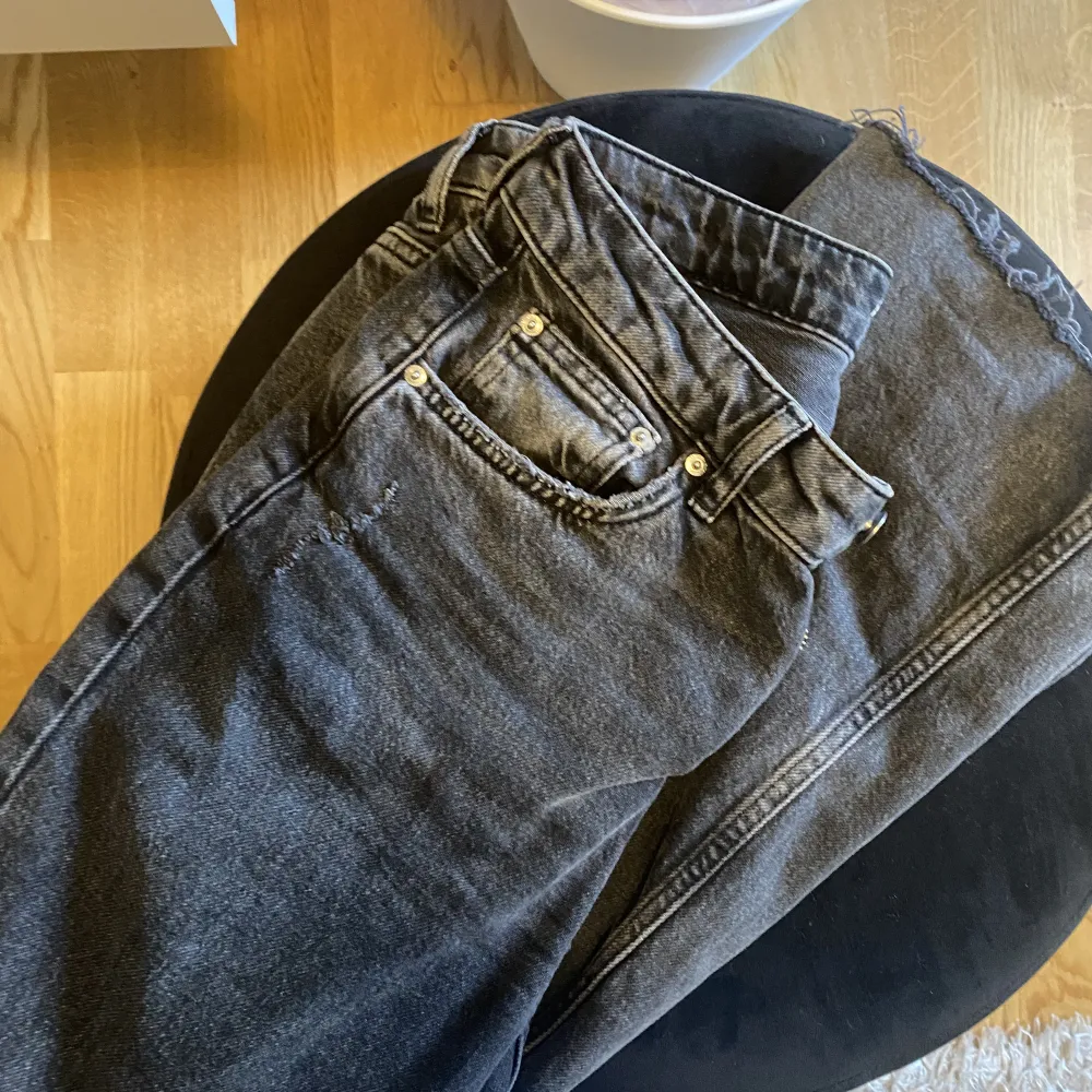 Jeans Ginatricot ❤️ har klippt av längst ner då de var för långa på mig.. Jeans & Byxor.