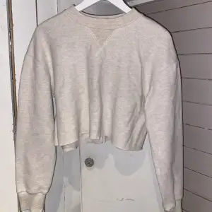 Dam set från Zara i färgen Beige, storlek S i båda delar! Använt 1 gång! 