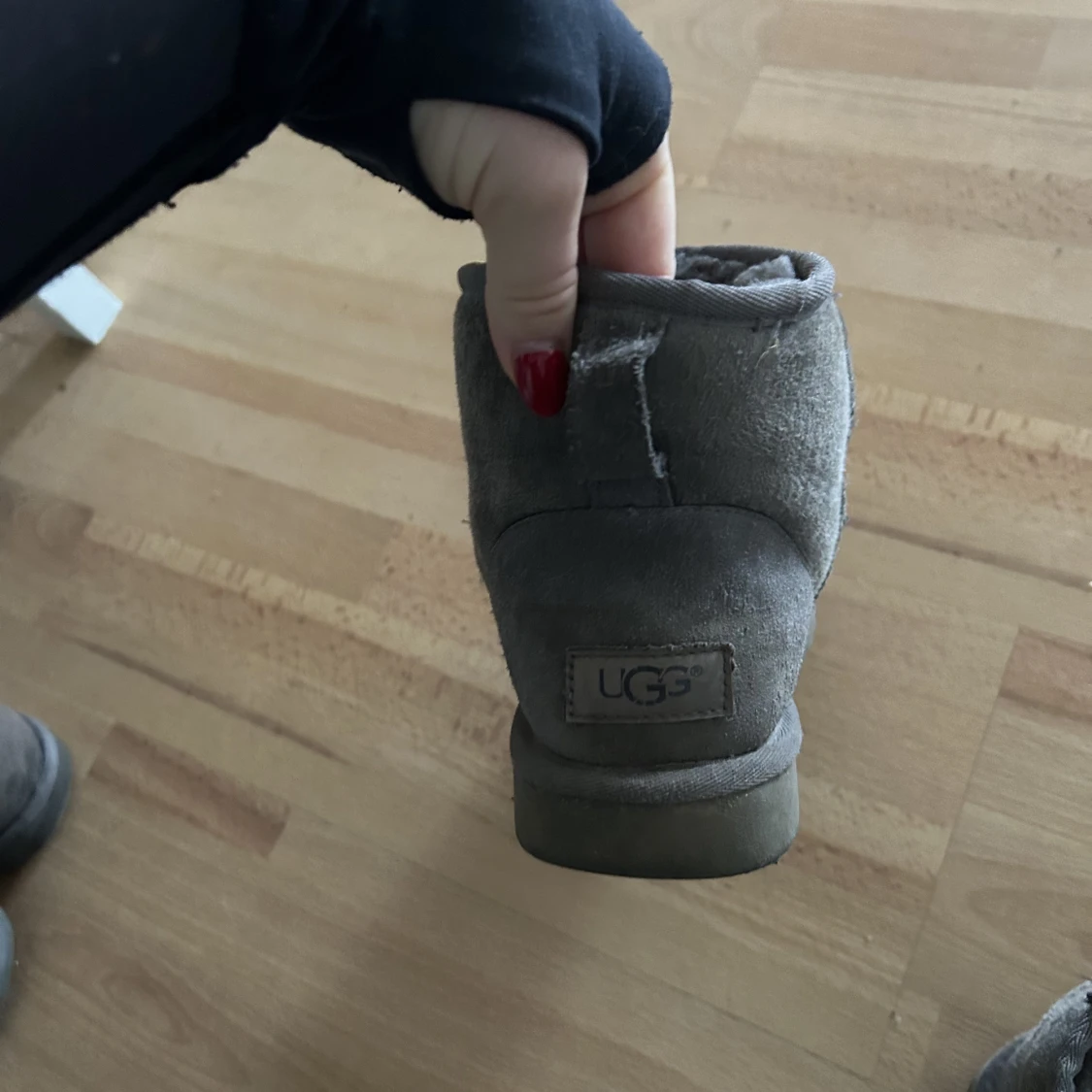 Uggs storlek 38 grå - 91