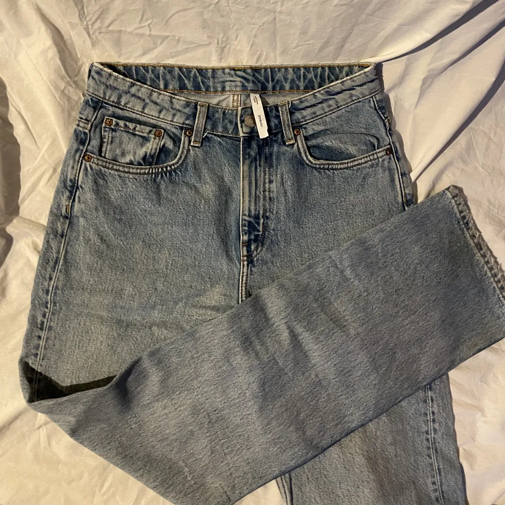 Weekday jeans i storlek w28 l30, modellen VOYAGE. Jeans & Byxor.