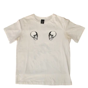 Number NINE tröja - Number NINE THE CLASH Tshirt  Priset kan diskuteras vid snabb affär 