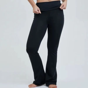 Svarta yoga pants - Super snygga yoga pants från bikbok, använda 2 gånger🫶