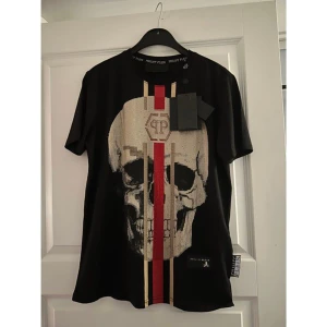 Philipp Plein Shake - Hej säljer min Philipp Plein Shake t-shirt  Finns inga skador på tröjan Post funkar 