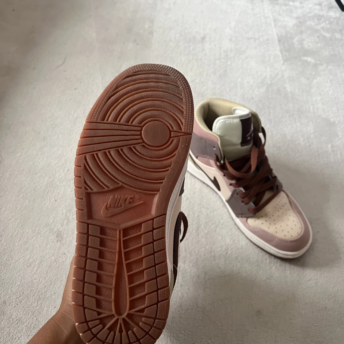 Nike Jordans mid - 90